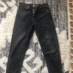 Levi straight leg crop jeans